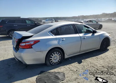 2016 Nissan Altima 2.5 z USA, uszkodzony, nr VIN 1N4AL3AP7GC245482